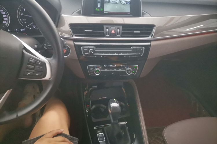 宝马X1 2019款 sDrive18Li 尊享型中控内饰18