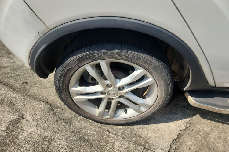 长安CS35 2014款 1.6L 手动豪华型 国IV车身外观6008