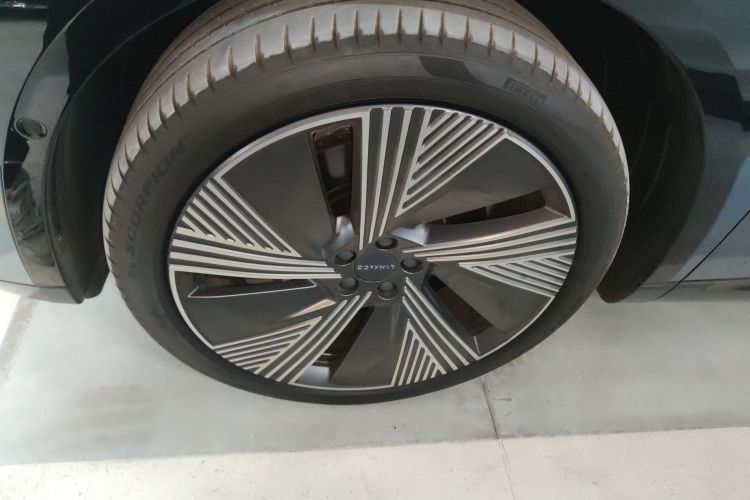 领克08 EM-P 2025款 220km 四驱性能Halo车身外观6007