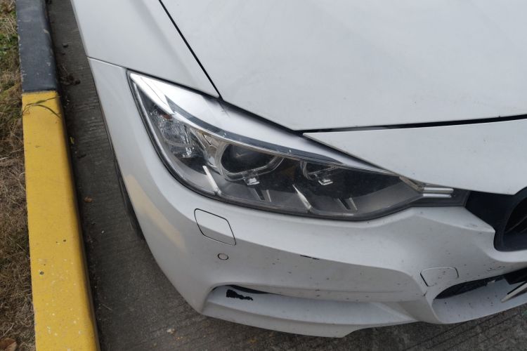 宝马3系 2015款 328Li 豪华设计套装车身外观8