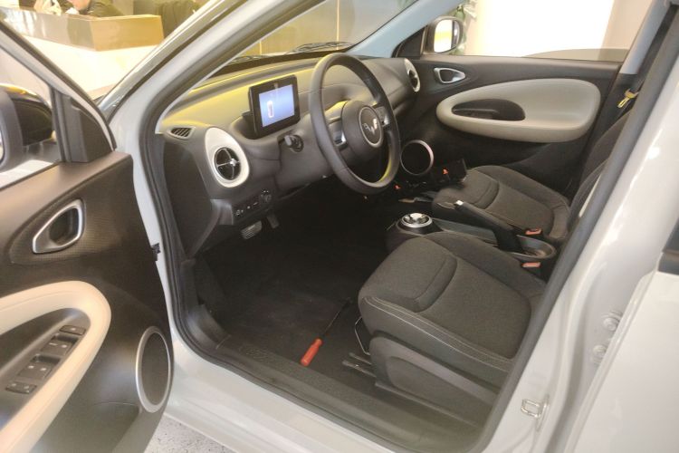 五菱汽车 五菱缤果 2023款 203km 轻享款中控内饰7003