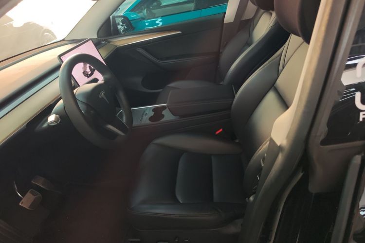 特斯拉 Model Y 2022款 后轮驱动版中控内饰19