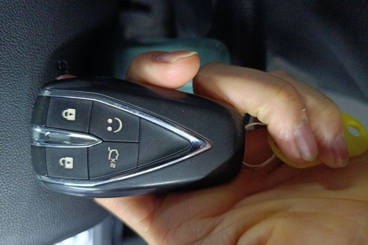 长安启源 长安Lumin 2022款 210km 香甜款中控内饰11