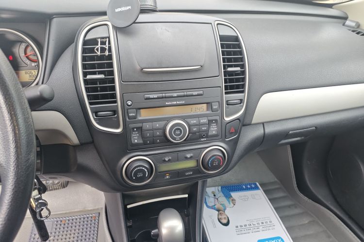 日产 轩逸 2016款 经典 1.6XE 自动舒适版中控内饰16