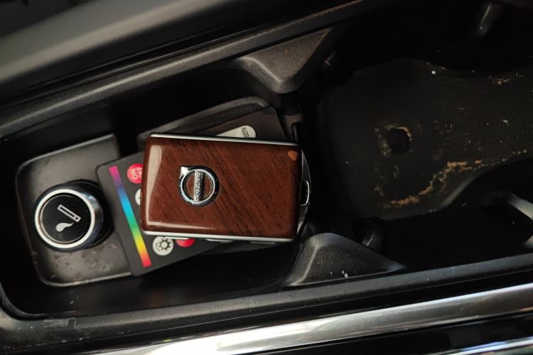 沃尔沃S90 2019款 T4 智逸版中控内饰11