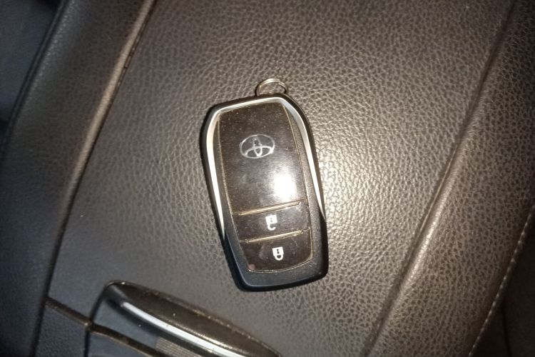 丰田 汉兰达 2018款 2.0T 四驱豪华版 7座 国VI中控内饰11