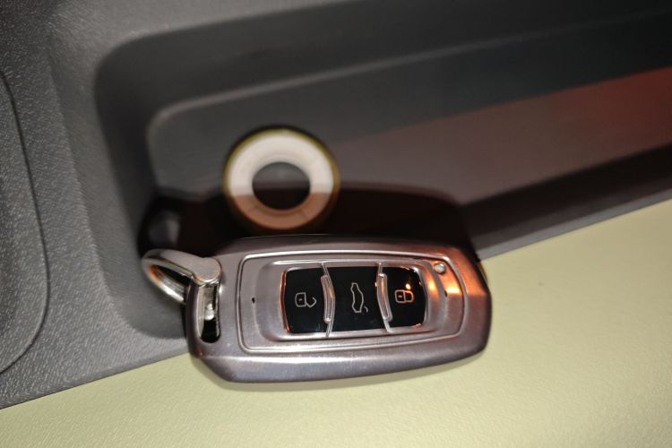 吉利银河 2024款 熊猫mini 200km 龙腾版中控内饰11