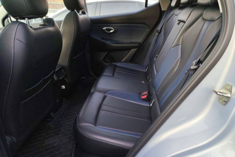 广汽传祺 传祺GS3 2023款 影速 270T 劲智版中控内饰21