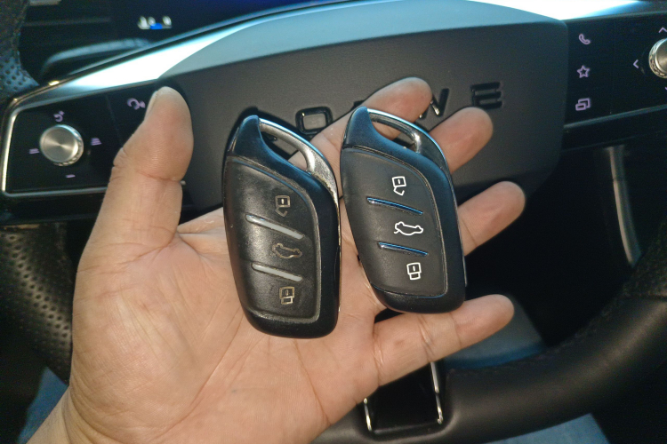 荣威RX5 2023款 1.5T 尊荣滑屏版中控内饰11