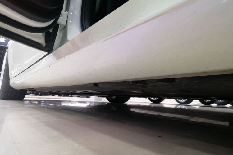 奔驰E级 2017款 E 200 运动型局部细节9002