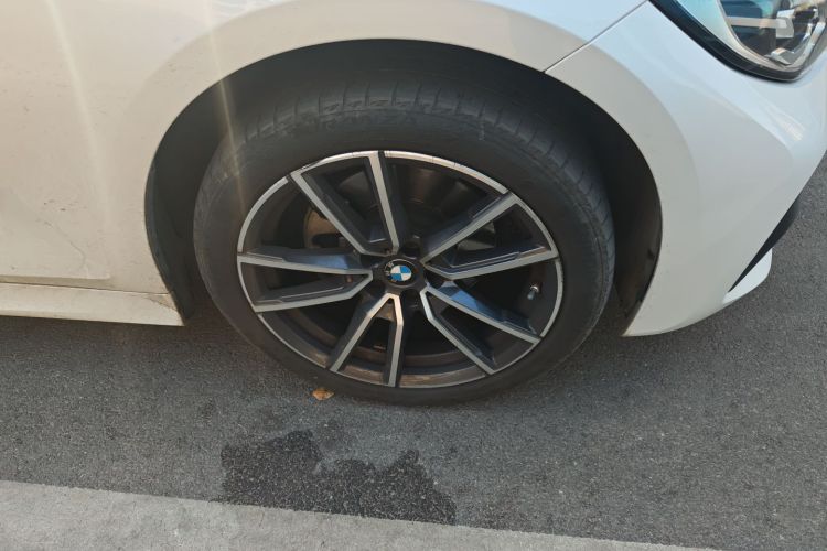 宝马3系 2022款 325Li M运动套装车身外观10