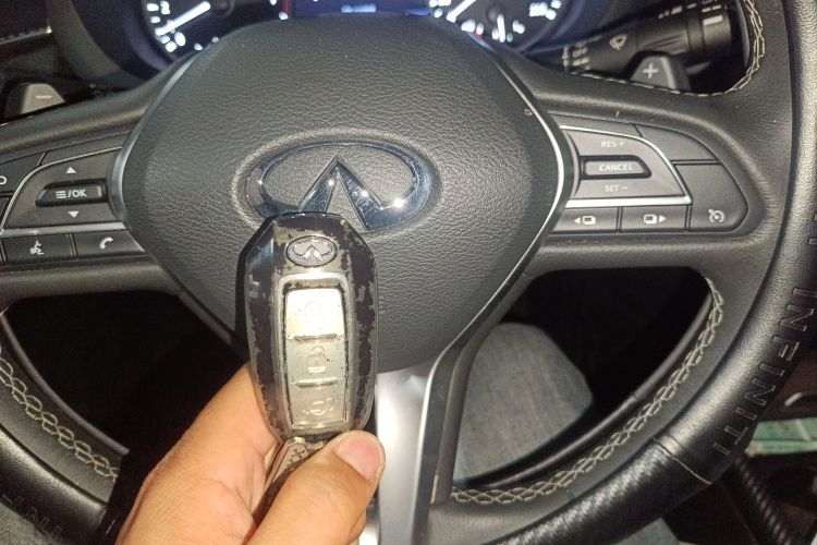 英菲尼迪QX50 2022款 2.0T 两驱领航版中控内饰11