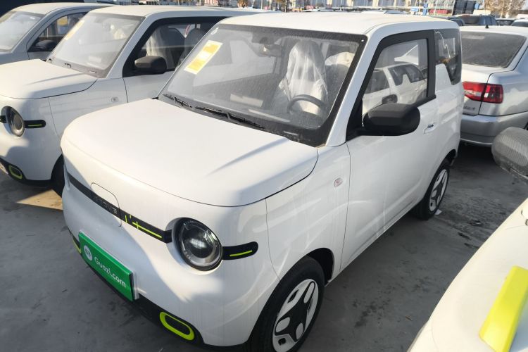 吉利银河 熊猫 2025款 210km 元气熊车身外观1