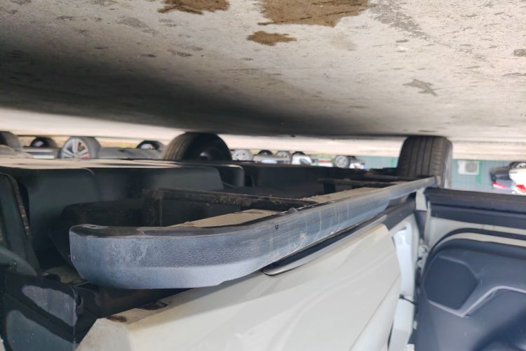 丰田 皇冠陆放 2022款 2.5L HEV两驱精英版局部细节9002