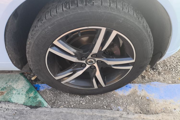 沃尔沃XC60 2019款 T5 四驱智远运动版 国V车身外观6007