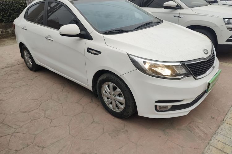 起亚K2 2015款 三厢 1.4L MT GLS车身外观3