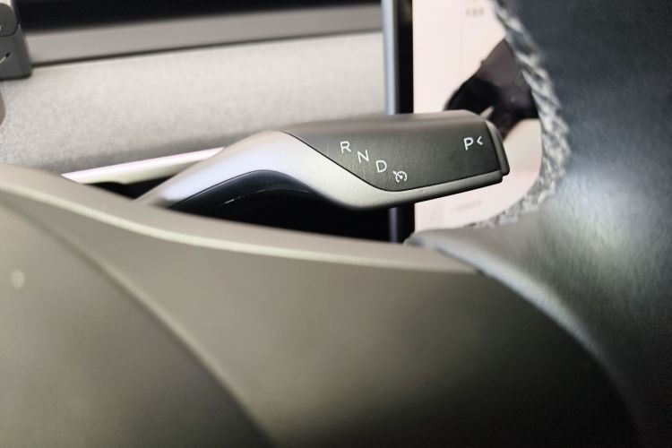 特斯拉 Model Y 2023款 后轮驱动版中控内饰18