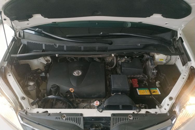 丰田Sienna（平行进口） 机舱底盘24