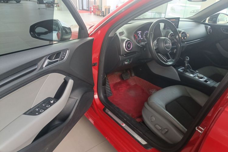 奥迪A3 2017款 Sportback 35 TFSI 时尚型中控内饰7003