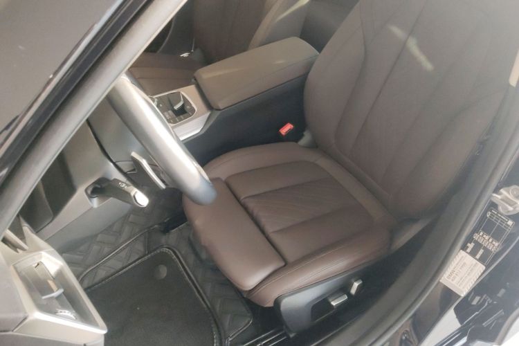 宝马3系 2023款 325Li M运动曜夜套装中控内饰19