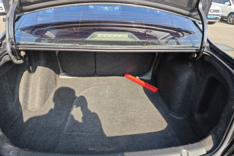 大众 朗逸 2013款 改款经典 1.6L 自动舒适版机舱底盘23