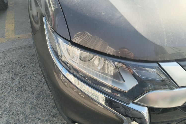 三菱 欧蓝德 2019款 2.0L 两驱畅享版 5座 国V车身外观8