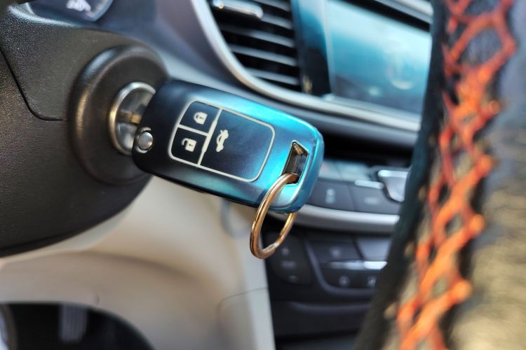 别克 英朗 2019款 15T 双离合互联精英型 国VI中控内饰11