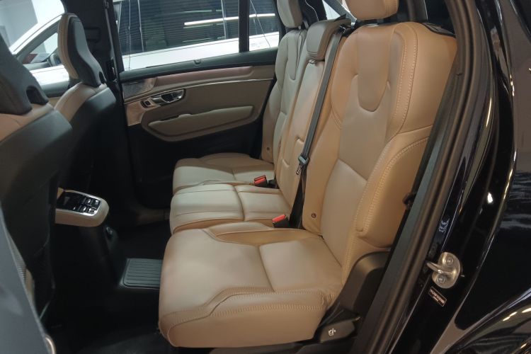 沃尔沃XC90新能源 2025款 T8 智尊豪华版 7座中控内饰21