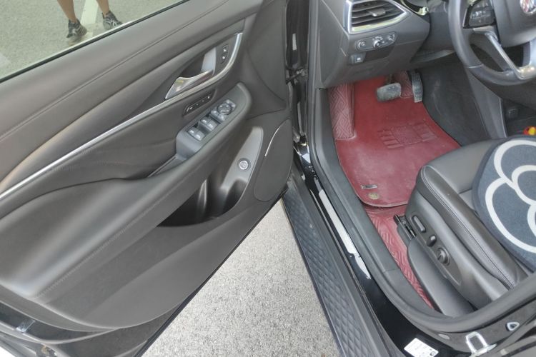 别克 昂科旗 2020款 28T 四驱尊贵型中控内饰7003