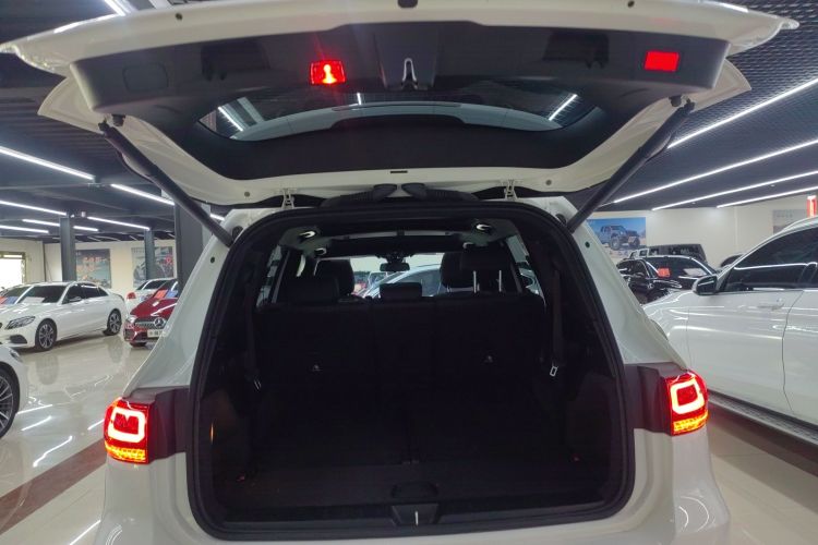 奔驰GLB 2023款 GLB 220 时尚型局部细节23