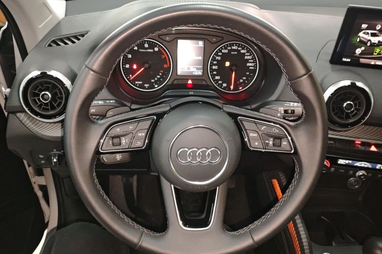 奥迪Q2L 2024款 35TFSI 时尚致雅型中控内饰13