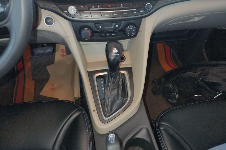 别克 英朗 2016款 15N 自动进取型局部细节18