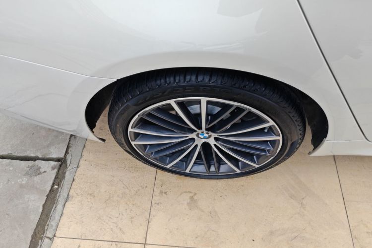 宝马5系 2023款 530Li 领先型 M运动套装车身外观6008