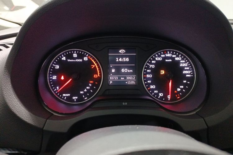 奥迪A3 2015款 Sportback 35 TFSI 百万纪念智领型中控内饰14