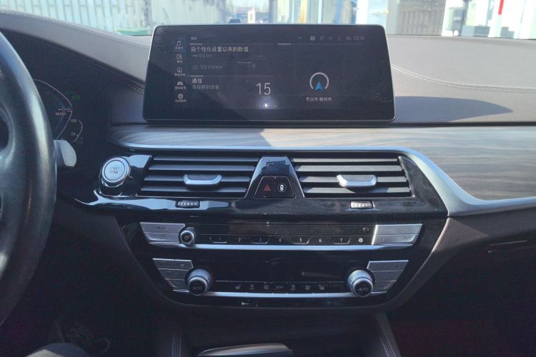宝马5系新能源 2020款 里程升级版 530Le 豪华套装中控内饰16