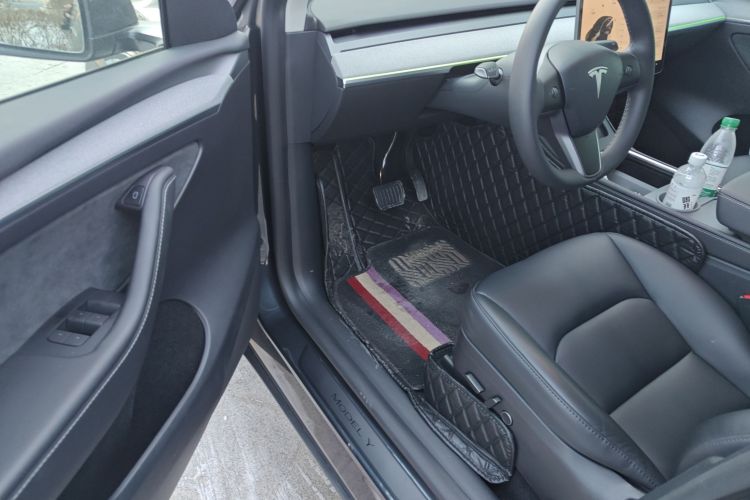 特斯拉 Model Y 2024款 后轮驱动版中控内饰20