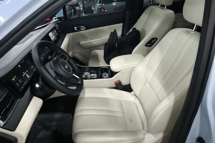 理想汽车 理想ONE 2020款 增程6座版中控内饰19