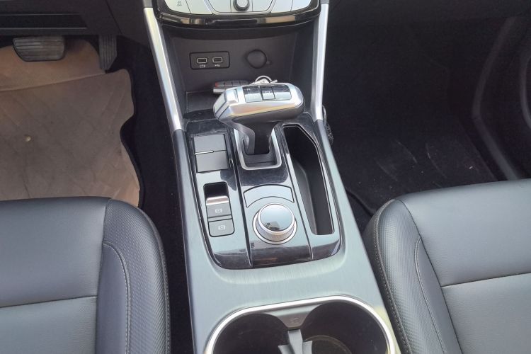 长城 炮 2021款 2.0T商用版自动柴油两驱精英型长箱GW4D20M局部细节18