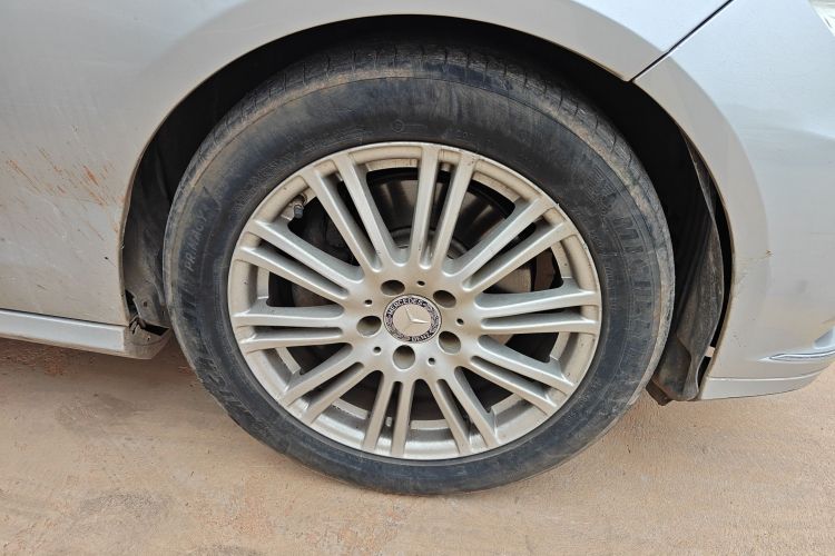 奔驰E级 2010款 E 260 L CGI优雅型车身外观10