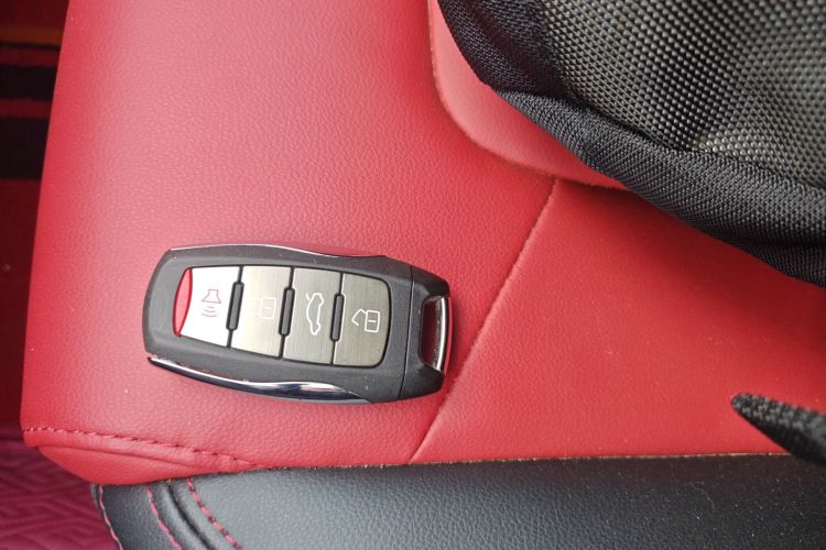 哈弗H2s 2017款 红标 1.5T 手动精英型中控内饰11