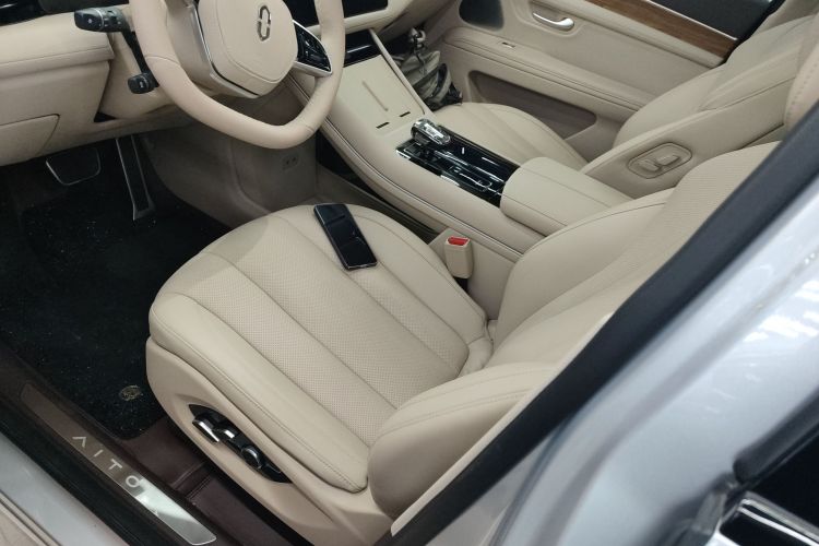 鸿蒙智行 问界M7 2024款 1.5T 智驾四驱Max版 5座局部细节19