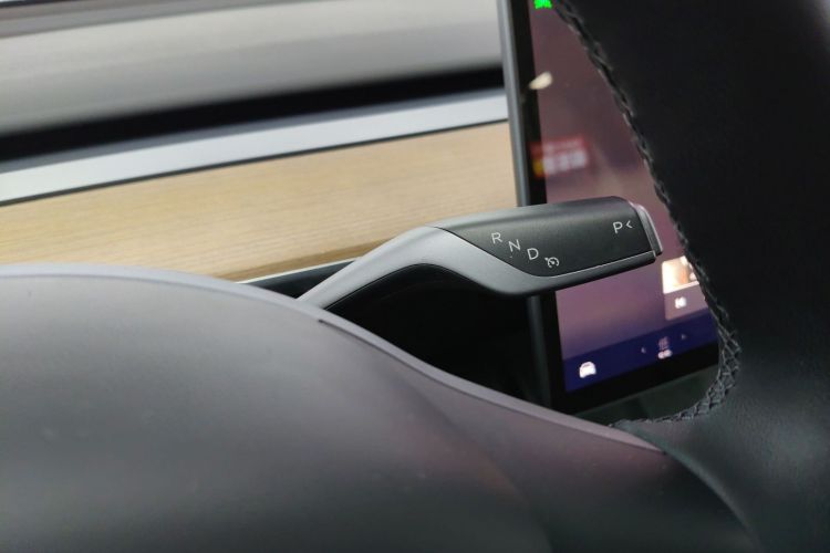 特斯拉 Model Y 2022款 后轮驱动版中控内饰18