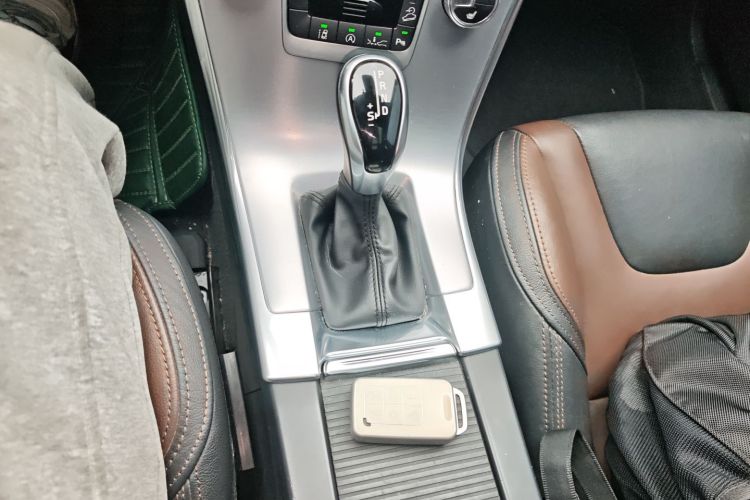 沃尔沃XC60 2017款 T5 AWD 智远版中控内饰18