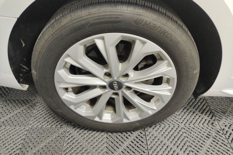 奥迪A4L 2019款 40 TFSI 进取型 国VI车身外观6008