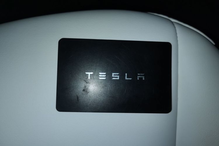 特斯拉 Model Y 2022款 Performance高性能全轮驱动版中控内饰7001