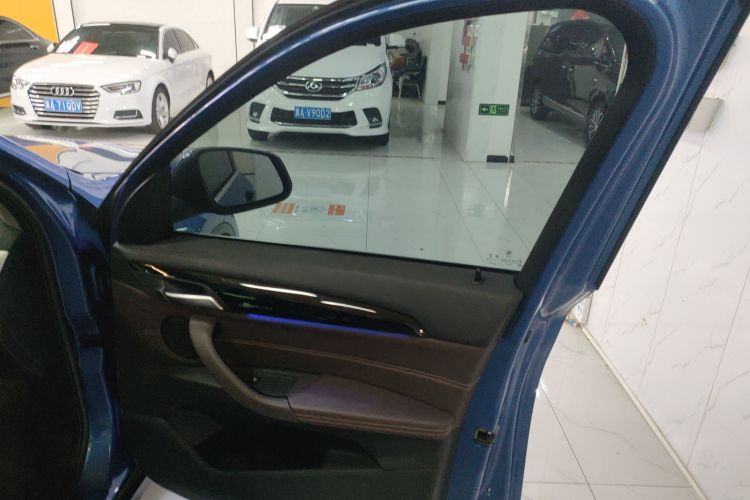 宝马X1 2020款 sDrive25Li 领先型中控内饰42