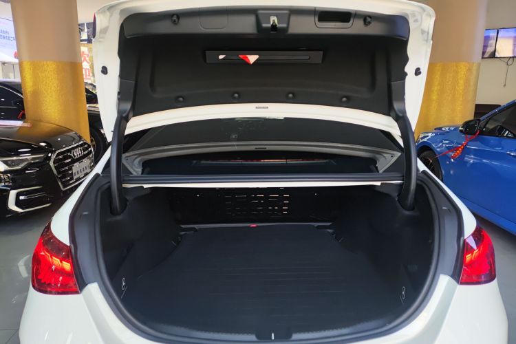 奔驰C级 2024款 改款二 C 260 L 运动版局部细节23