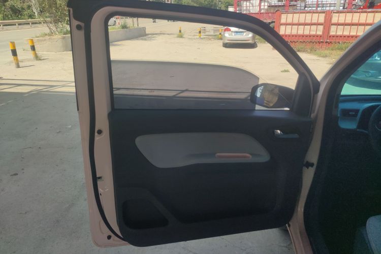 五菱汽车 宏光MINIEV 2021款 马卡龙时尚款 磷酸铁锂中控内饰7008