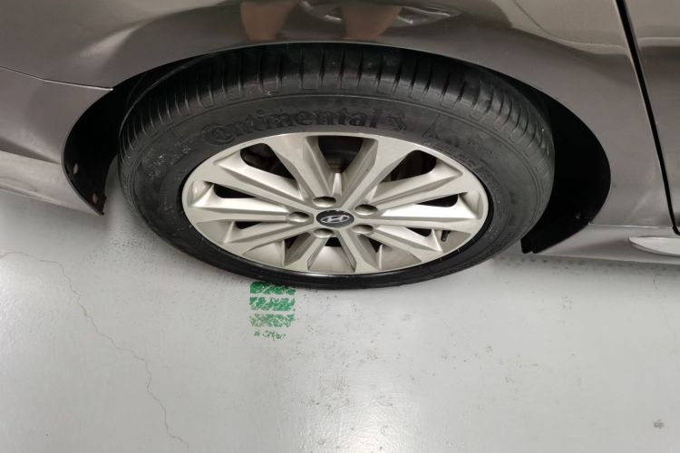 现代 索纳塔 2015款 1.6T GLS智能型车身外观56