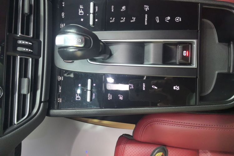 保时捷 2023款 Macan 2.0T中控内饰18